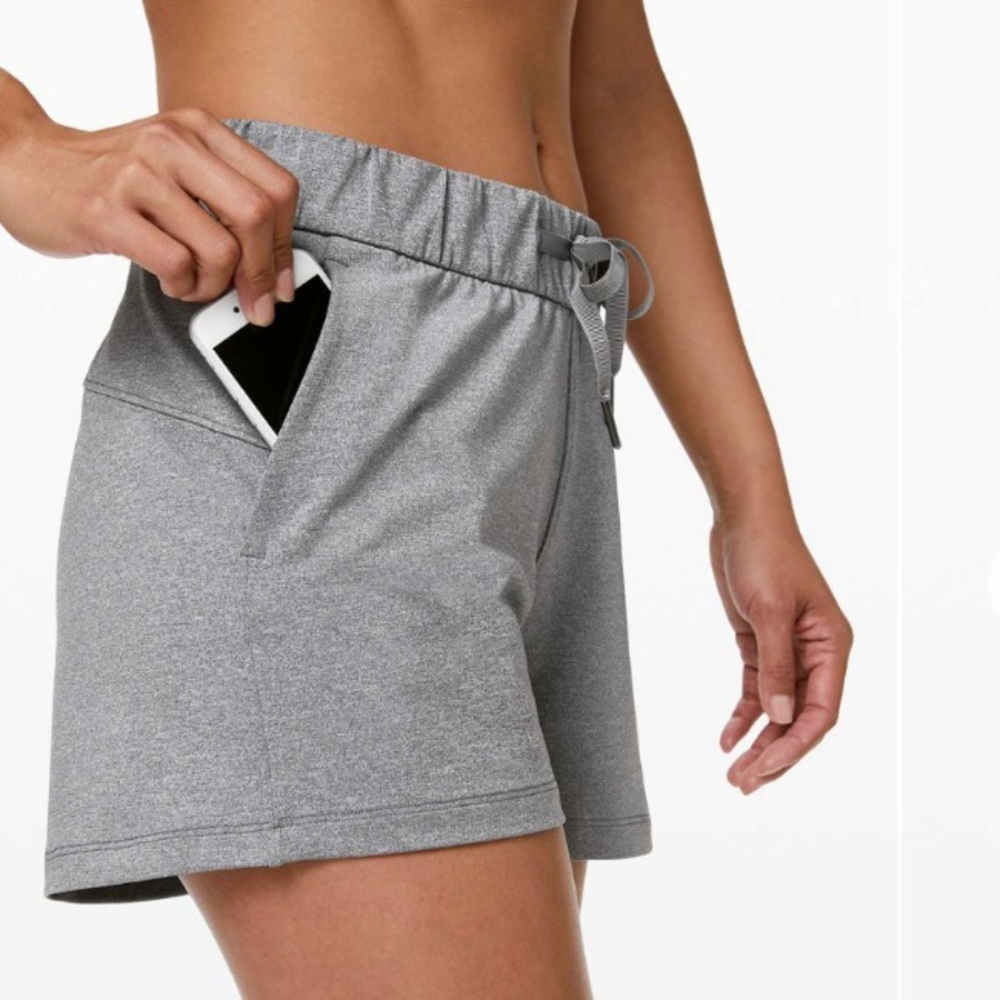 Lululemon On The Fly Short *2.5"🔥
Heathered Slate